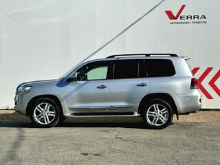 2020 Toyota Land Cruiser 200 Series Рестайлинг 2, серебристый, 7400000 рублей, вид 2