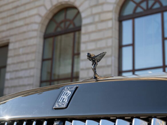 2026 Rolls-Royce Spectre Black Badge I Рестайлинг (Series II), серый, 72000000 рублей - вид 5