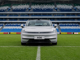 2026 Changan Qiyuan A06 28.39 kWh, серебристый, 2691000 рублей, вид 3