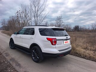 2018 Ford Explorer V Рестайлинг 2, белый, 3099000 рублей, вид 3