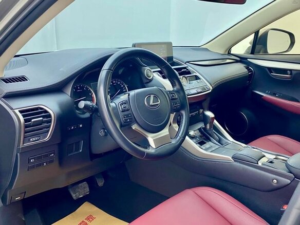 2021 Lexus NX 200 I Рестайлинг, серебристый, 2900000 рублей - вид 11
