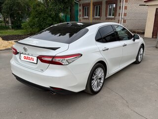 2020 Toyota Camry VIII (XV70), белый, 2850000 рублей, вид 4