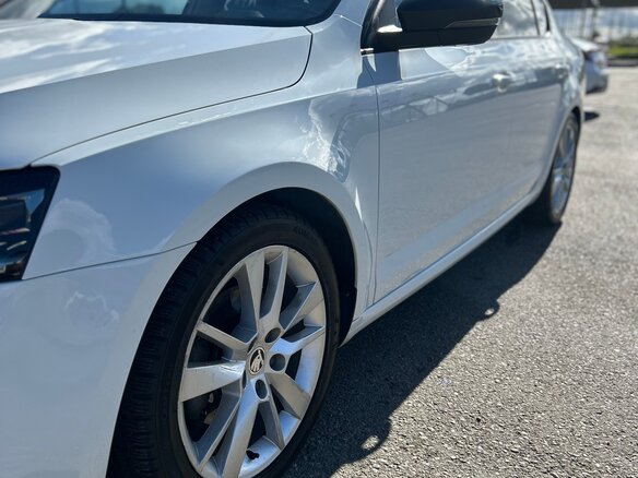 2017 Skoda Octavia III (A7) Рестайлинг, белый, 2000000 рублей - вид 21