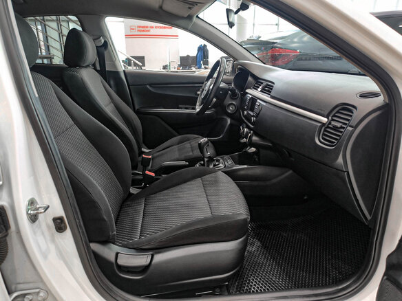 2020 Kia Rio IV, белый, 1220000 рублей - вид 10