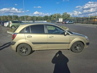 2009 Kia Rio II, бежевый, 530000 рублей, вид 3