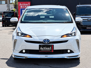 2022 Toyota Prius IV Рестайлинг (XW50), белый, 1500000 рублей, вид 2