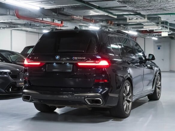 2020 BMW X7 M50d I (G07), чёрный - вид 3