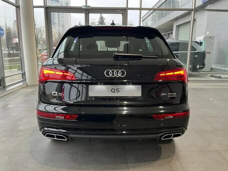 2026 Audi Q5 L 45 TFSI II (FY) Рестайлинг, чёрный, 6090000 рублей, вид 3