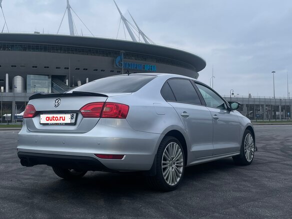 2012 Volkswagen Jetta VI, серебристый, 950000 рублей - вид 3