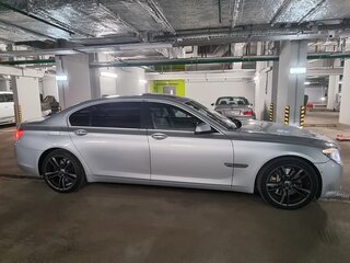 2010 BMW 7 серии Long 750Li xDrive V (F01/F02/F04), серебристый, 1380000 рублей, вид 4