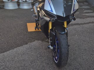 2015 Yamaha YZF-R1M, серый, 1700000 рублей, вид 2
