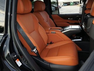 2026 Lexus LX 700h IV, чёрный, 23000000 рублей, вид 3