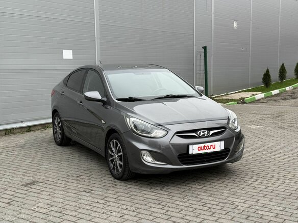 2013 Hyundai Solaris I, серый, 645000 рублей - вид 2