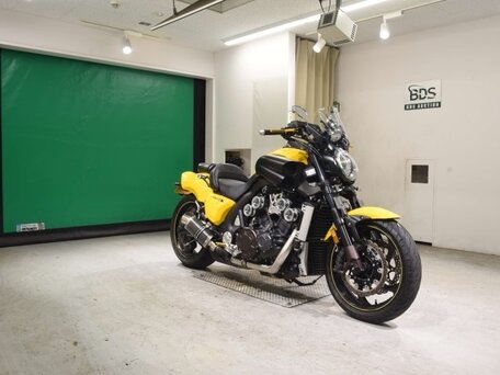 2015 Yamaha VMAX 1700, жёлтый, 1418000 рублей, вид 3