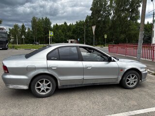 1998 Mitsubishi Galant VIII Рестайлинг, серебристый, 190000 рублей, вид 3