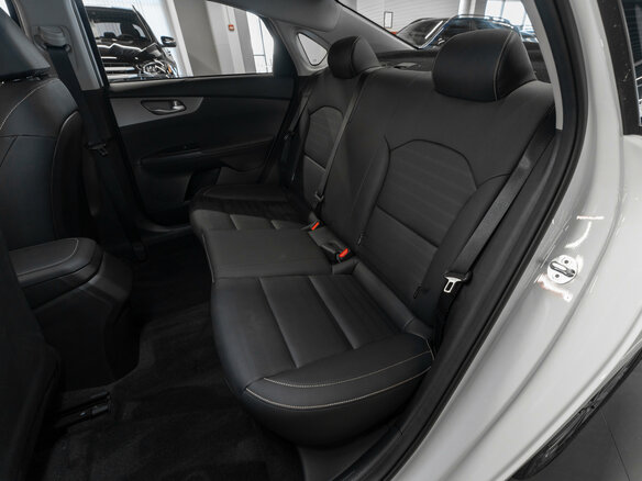 2026 Kia K3 II (China Market) Рестайлинг, белый, 2990000 рублей - вид 12