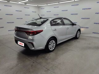 2017 Kia Rio IV, серебристый, 1094000 рублей, вид 3