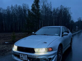 2002 Mitsubishi Galant VIII Рестайлинг, серебристый, 680000 рублей, вид 1