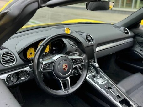 2019 Porsche Boxster IV 718 (982), жёлтый, 6800000 рублей, вид 5