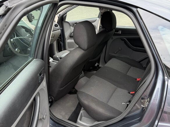 2010 Ford Focus II Рестайлинг, серый, 550000 рублей - вид 12