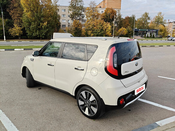 2017 Kia Soul II Рестайлинг, бежевый, 1375000 рублей - вид 5