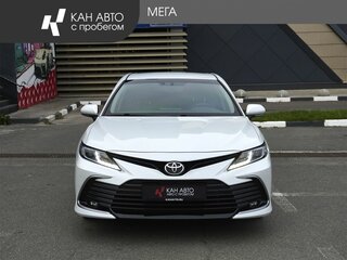 2021 Toyota Camry VIII (XV70) Рестайлинг, белый, 3250000 рублей, вид 3