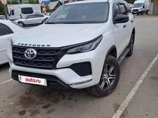2022 Toyota Fortuner II Рестайлинг, белый, 5000000 рублей, вид 3