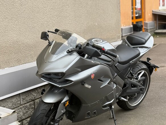 2024 Ducati Panigale S, серый, 380000 рублей - вид 2
