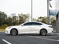 2024 Lexus ES 200 VII Рестайлинг, белый, 4633000 рублей - вид 2