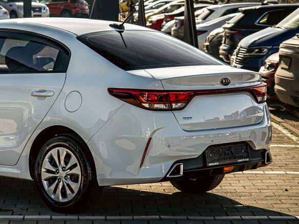 2022 Kia Rio IV Рестайлинг, белый, 1625000 рублей - вид 26