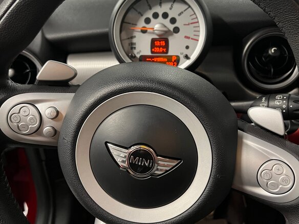2008 Mini Hatch Cooper S II (R56), красный, 2100000 рублей - вид 5