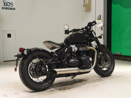 2022 Triumph Bonneville Bobber, чёрный, 1220000 рублей, вид 5