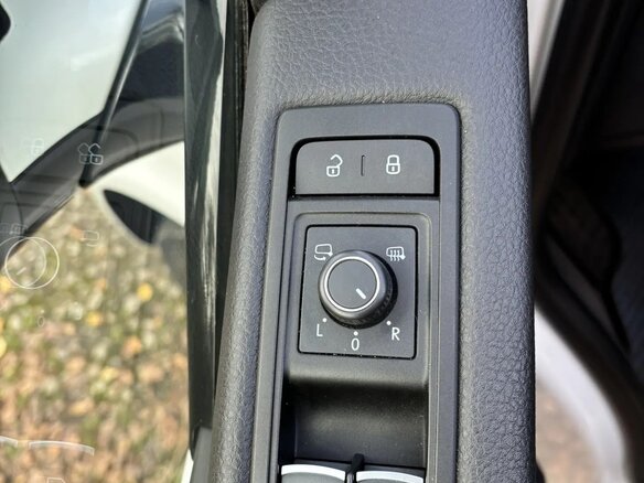 2015 Volkswagen Multivan T6, белый, 4200000 рублей - вид 25