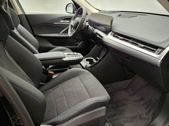 2026 BMW X1 Long 25Li xDrive III (U11/U12), чёрный, 6090000 рублей - вид 4