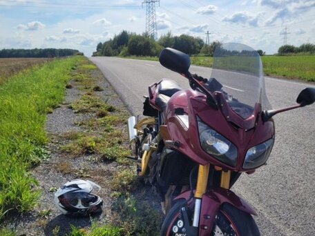 2006 Yamaha FZ1, красный, 470000 рублей, вид 1