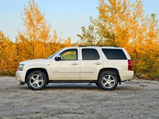 2012 Chevrolet Tahoe 6AT III, белый, 1750000 рублей, вид 3