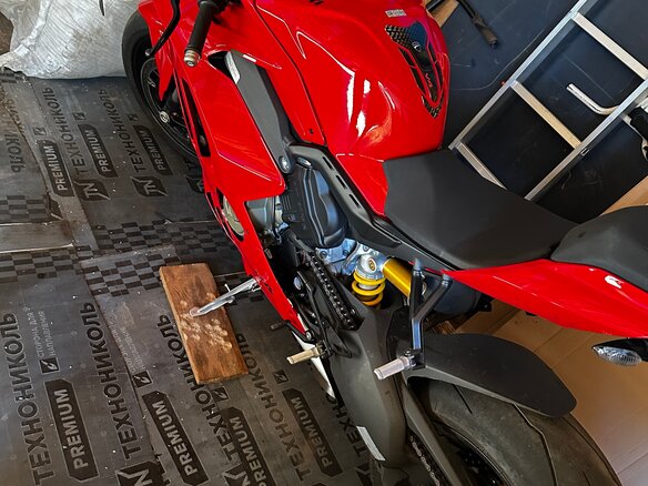 2023 Ducati Panigale V4, красный, 2600000 рублей - вид 2