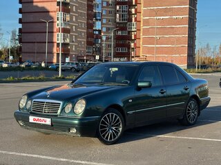 1995 Mercedes-Benz E-Класс 200 II (W210, S210), зелёный, 510000 рублей, вид 4