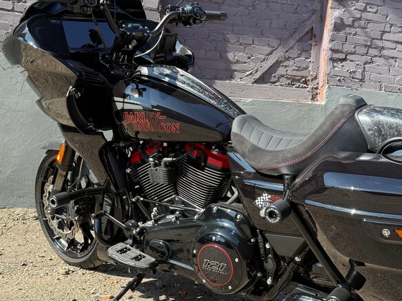 2024 Harley-Davidson CVO Road Glide ST, чёрный, 4700000 рублей - вид 13