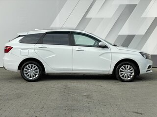 2021 Lada (ВАЗ) Vesta SW I, белый, 988000 рублей, вид 4