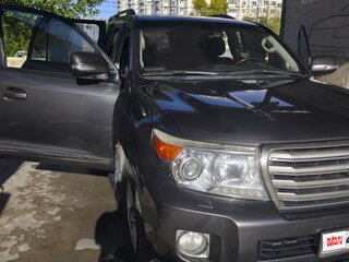 2012 Toyota Land Cruiser 200 Series Рестайлинг 1, серый, 2650000 рублей, вид 3