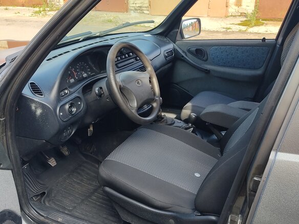 2005 Chevrolet Niva I, серый, 265000 рублей - вид 5