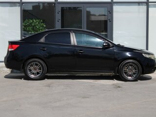 2010 Kia Cerato 5-speed II, чёрный, 650000 рублей, вид 4
