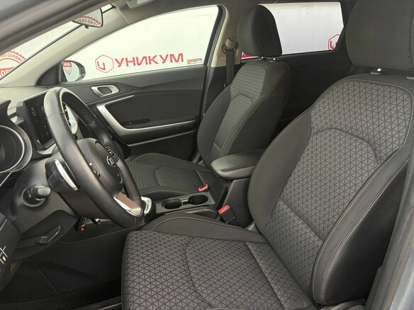 2021 Kia Ceed III, серый - вид 31