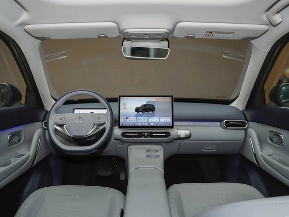 2026 Leapmotor A10 53 kWh, серебристый, 2190000 рублей - вид 7