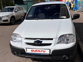 2015 Chevrolet Niva I Рестайлинг, белый, 570000 рублей, вид 1