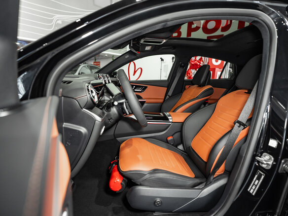 2026 Mercedes-Benz GLC Coupe 300 II (C254), чёрный, 9890000 рублей - вид 11