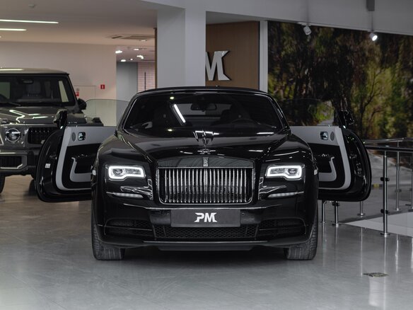 2021 Rolls-Royce Dawn Black Badge, чёрный, 45000000 рублей - вид 3