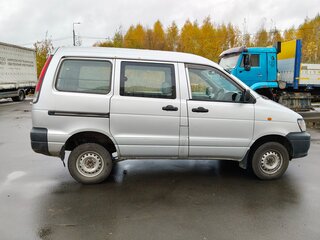 2003 Toyota Town Ace III, серый, 575000 рублей, вид 2