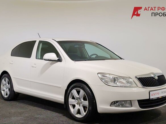 2013 Skoda Octavia DSG7 II (A5) Рестайлинг, белый - вид 2